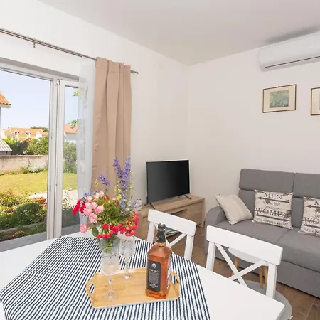 Mara Apartment
