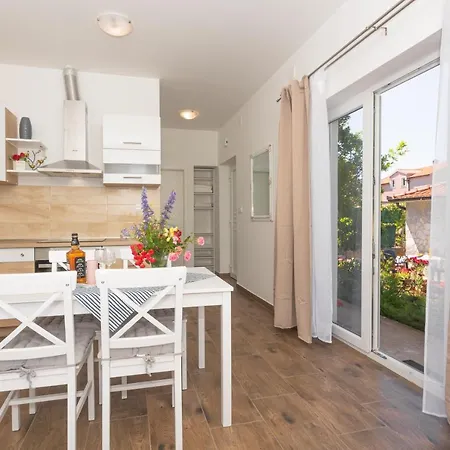 Mara Apartment