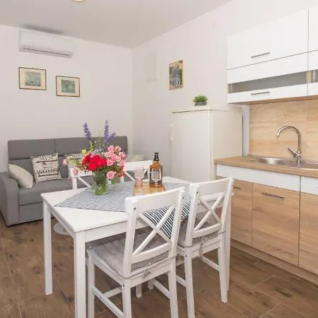 Mara Apartment